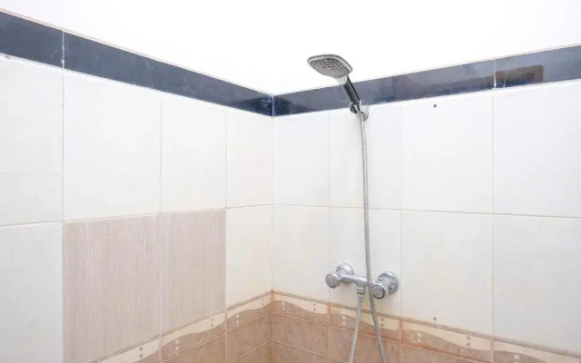 Hotel Savitri Country