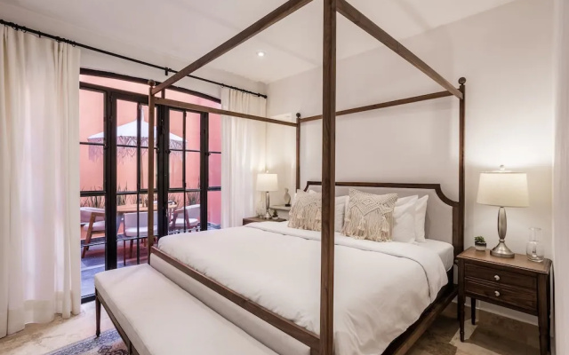 Luxury Apartments with Rooftop & Jacuzzi