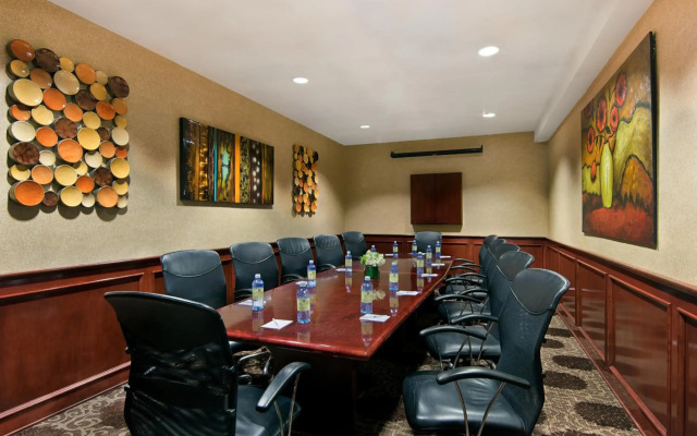 Oxford Suites Spokane Valley
