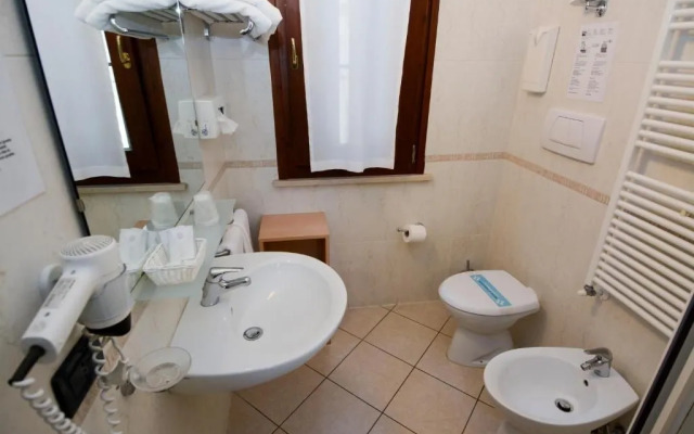 Hotel Mantegna Stazione , Mantegna Hotels