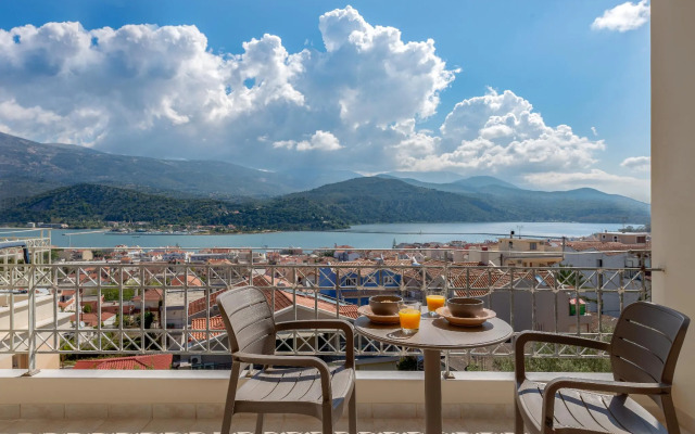 Alexandra's Cozy Sea View Apartment