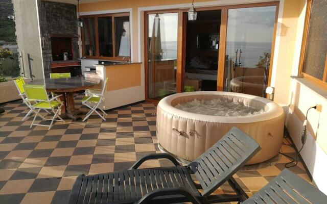Castelo Austria - Top Floor Studio