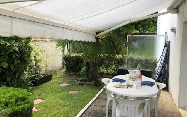 1er ligne pied dans l'eau plage option parking