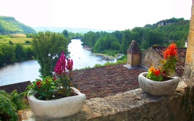 Magical view over Dordogne' s river in BEYNAC