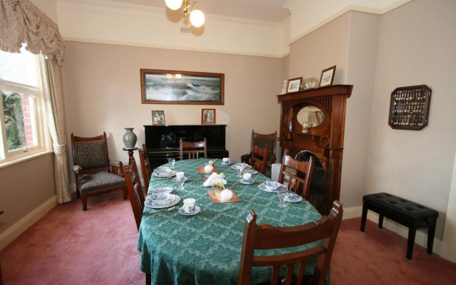 Donalea Bed And Breakfast & Riverview Apartment