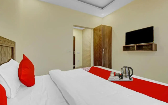 OYO Flagship 70251 Hotel Starwood