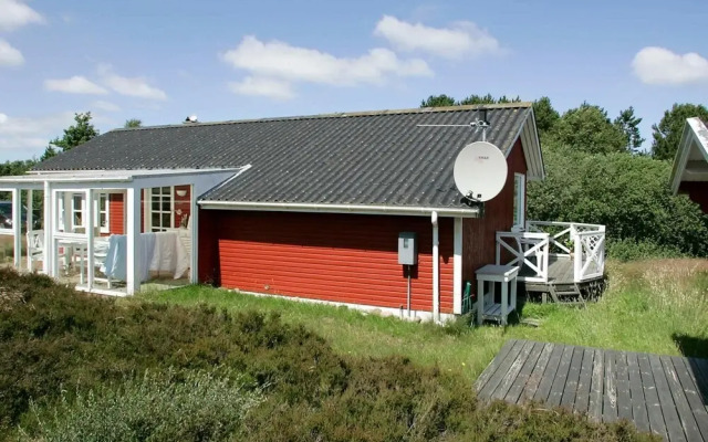 6 Person Holiday Home in Albaek