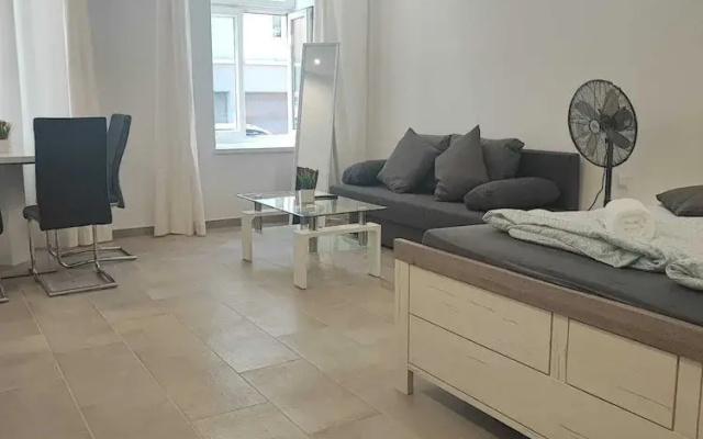 Modern 2BR Apartment In Prime Vienna
