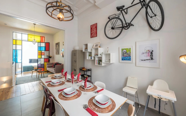 Stylish 3 Bd 3 Bath Duplex In Brussels