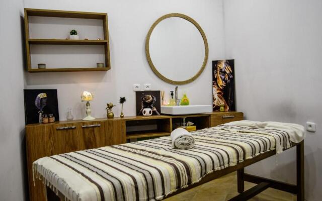 Suites hotel les charmilles & spa