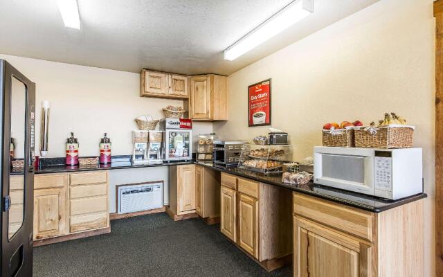 Econo Lodge Inn & Suites Kalispell - Glacier National Park Gateway