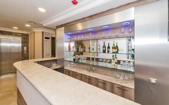 Alphonse Hotel