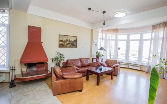 1BR apartment with balcony on Mtatsminda