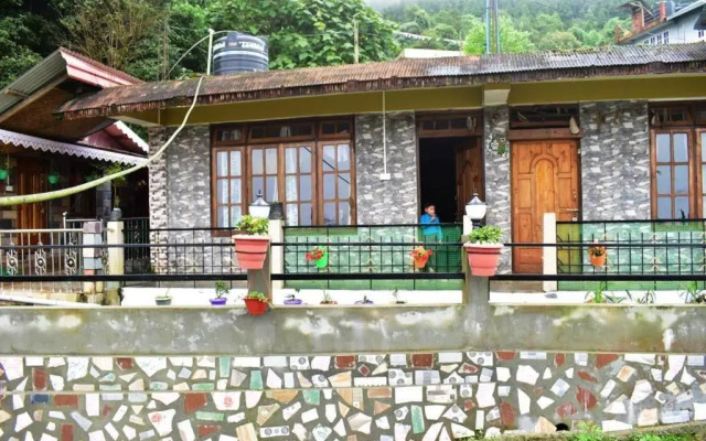 Delo Lake Homestay