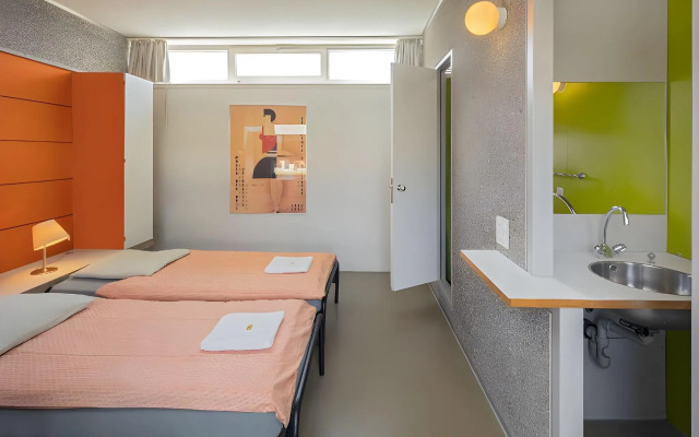 Lausanne Youth Hostel Jeunotel