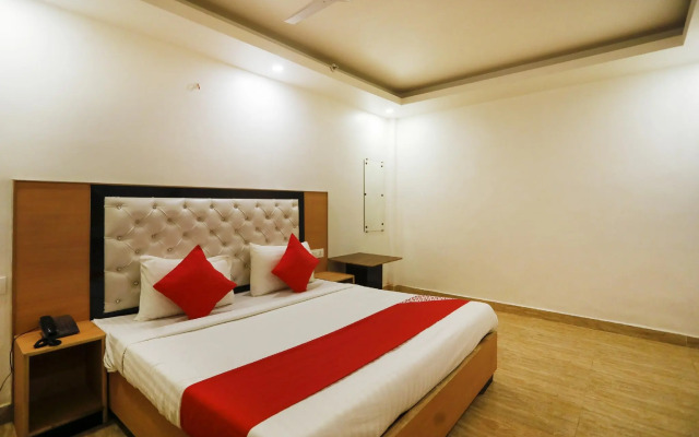 OYO Flagship 71969 HOTEL JOYSTICK