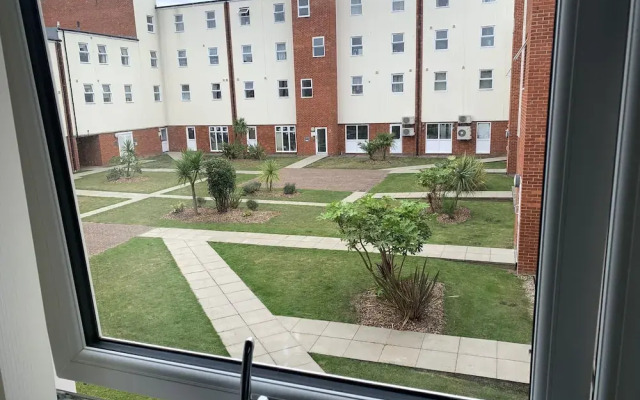Toothbrush Apartments - 2 Bed 1 Bath Apt