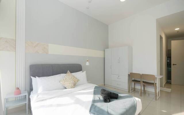 Cozy Skyline Retreat Trion KL - Level 63