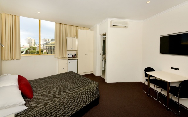Atlantic Tower Motor Inn