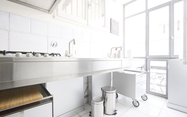 Lungarno Vespucci Elegance in Florence