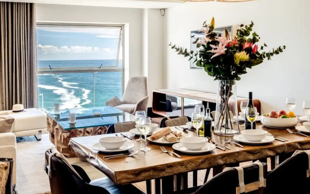Chic Apartment w Amazing Views Dunmore Luxe
