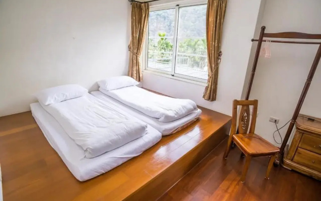 The Rippling Vale Masion of Hot Spring