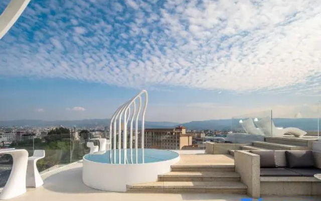 Rililanou International Hotel