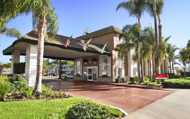 Ramada by Wyndham Costa Mesa/Newport Beach