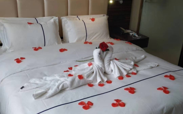 Xinzheng Junhe Hotel