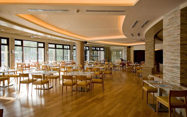 Pico Sands Hotel