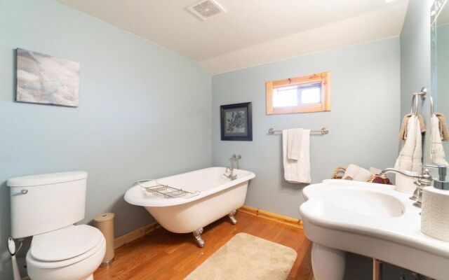 Cedar Lodge at Rockaway