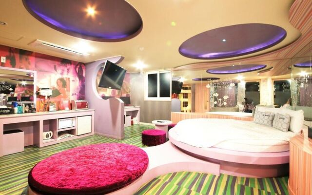 J Motel