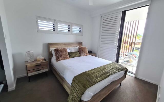 Modern 2 BR with Private Pool and Garden