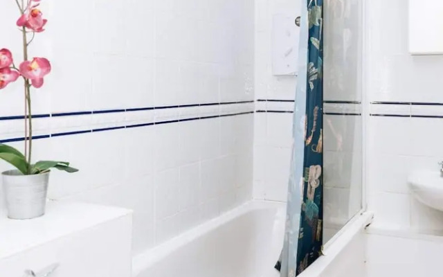 Bright High-ceiling 2BD Flat - Central Edinburgh!