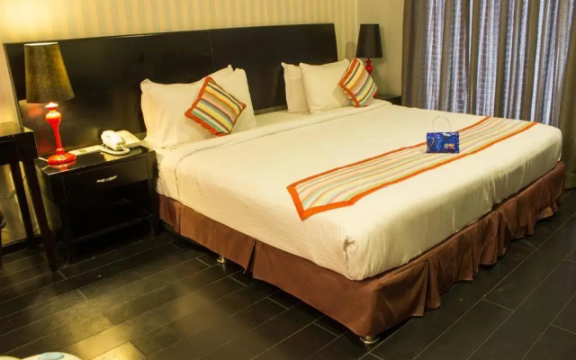 The Travotel Suites