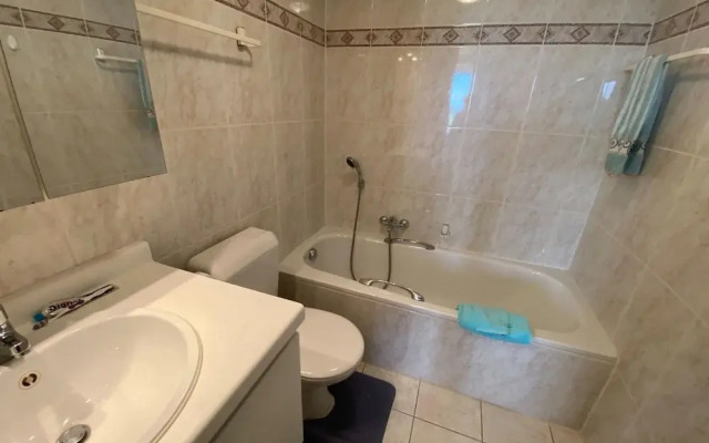 Beautiful Apartment on the Marina