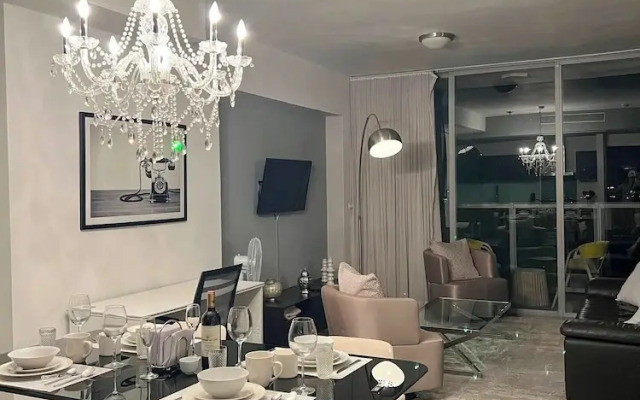 Lujosa Suite Piso 53 - Yoo Panamá 53K