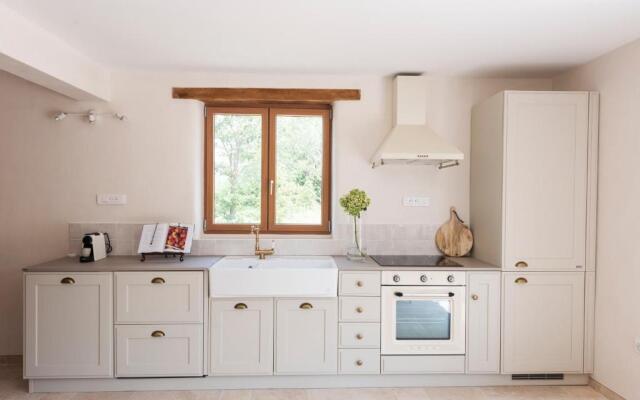 La Petite Ruche, 1 bedroom Gite in the Luberon