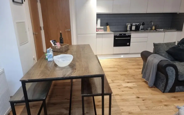 Large Duplex 7 Adults at London Bridge