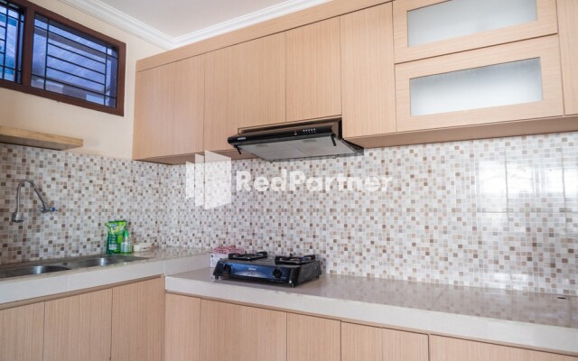 Guest House B Fren Syariah Near JIH Yogyakarta RedPartner