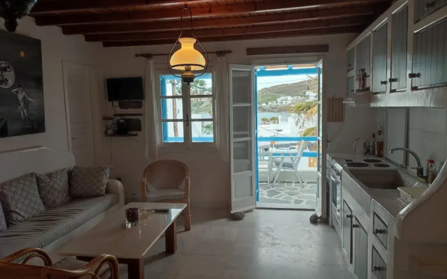 Ornos Beachside 2 Bd Stylish House