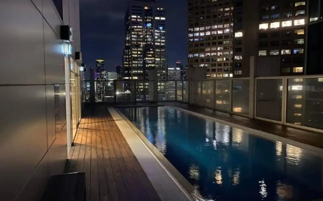 Luxurious Melbourne Apartment With City Views