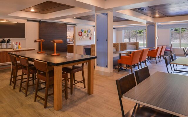 Holiday Inn Express Hotel & Suites Urbana-Champaign by IHG