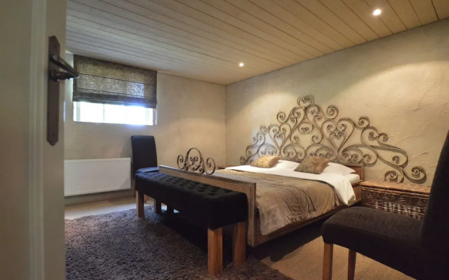 Grand Holiday Home in Alphen with Sauna & Hot Tub