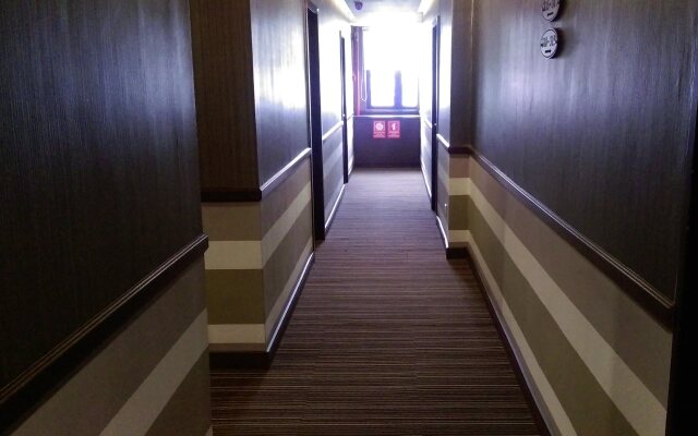 Hotel Zamburger Legenda