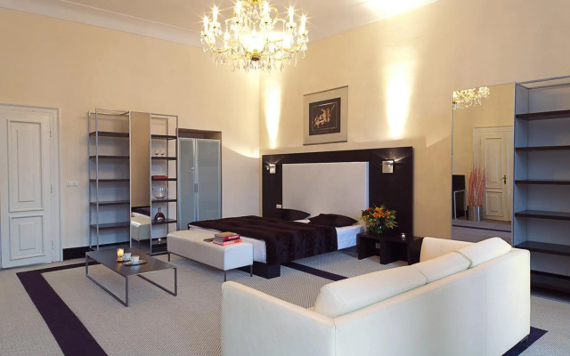 Old Town Square Residence by Emblem