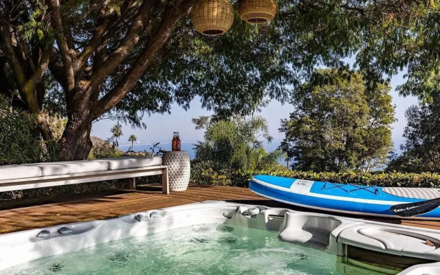 Piedra by AvantStay | Malibu Oasis w/ Patio & Spa