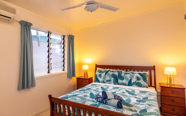 Coral Sands Apartments