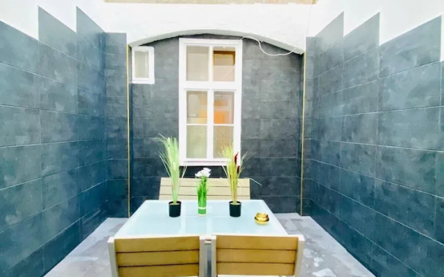 Comfy and Scenic 4BR Stay in Ottakring