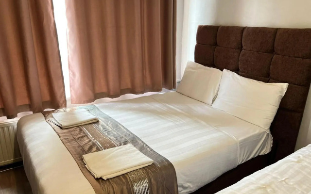 Assheton Arms Hotel